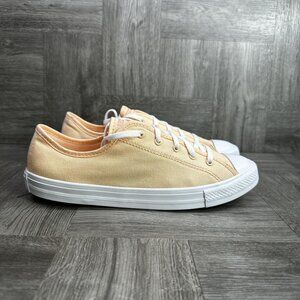 Converse All Star Women's size 8 Peach Canvas Casual Shoes
